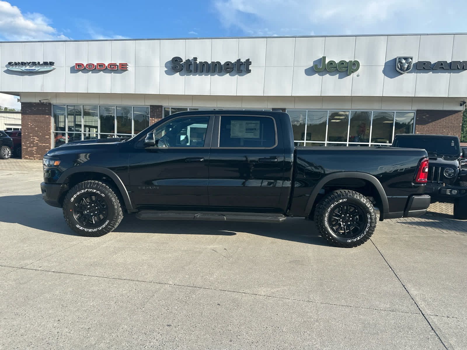 2026 RAM 1500 Rebel - Photo 7