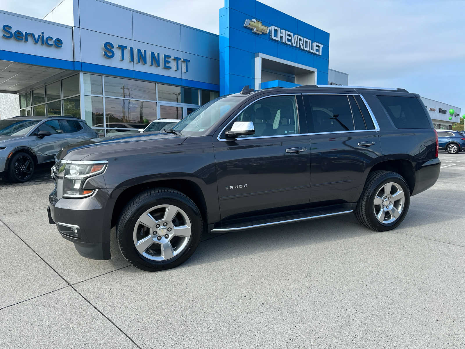 Used 2018 Chevrolet Tahoe Premier with VIN 1GNSKCKC8JR282291 for sale in Newport, TN