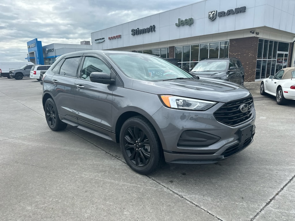 Used 2022 Ford Edge SE AWD
