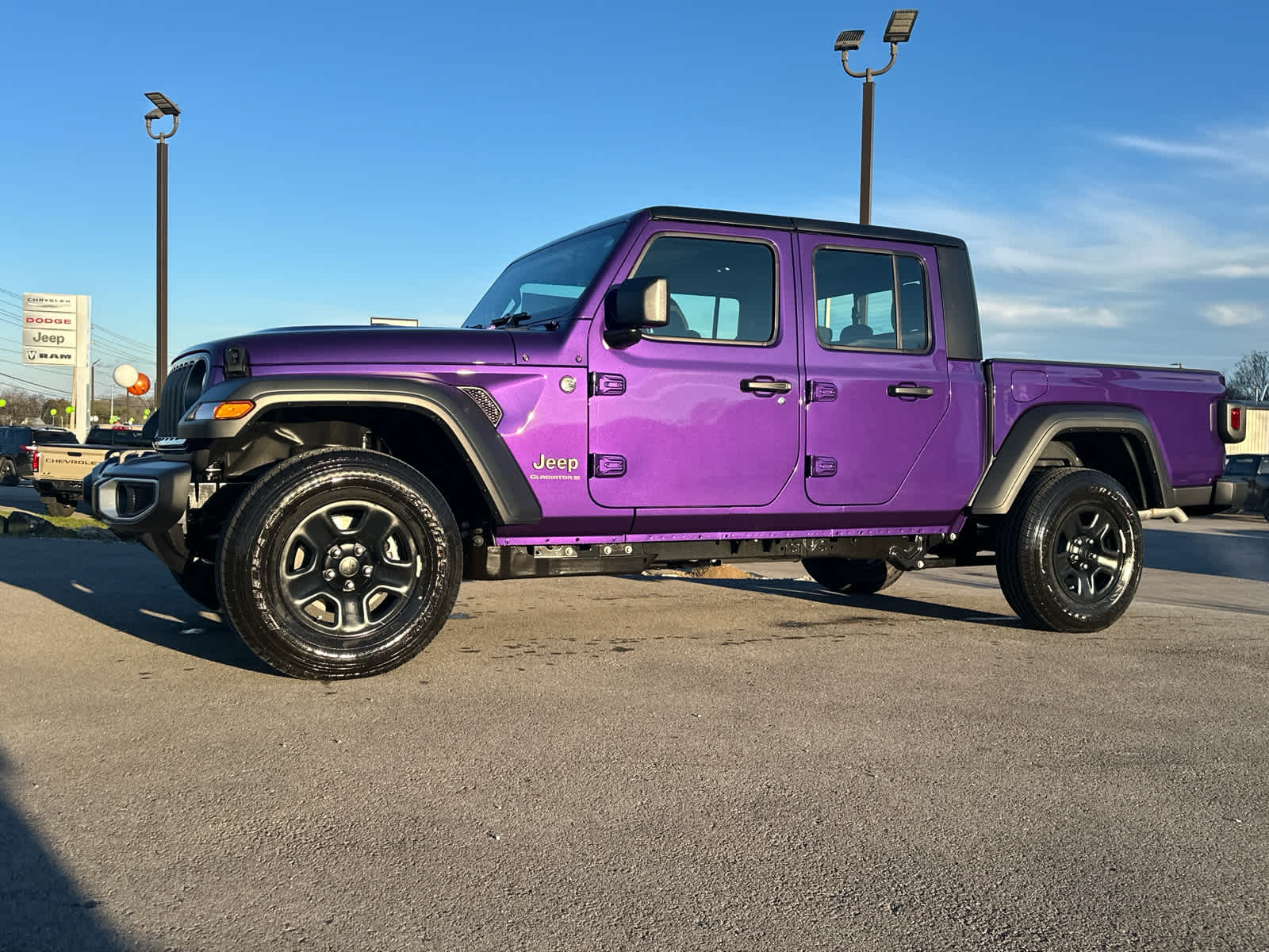 2026 Jeep Gladiator Sport's photo