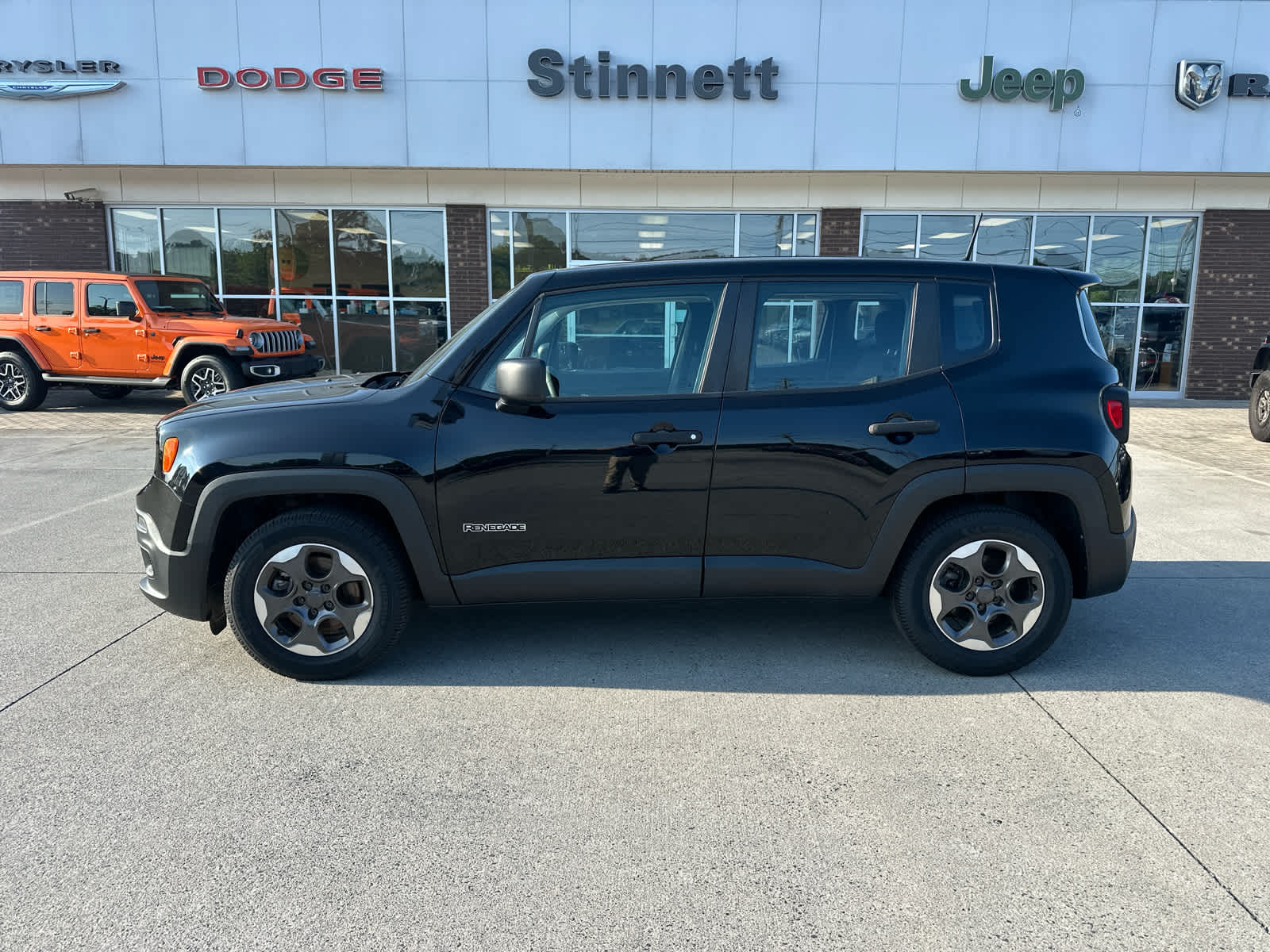 Used 2017 Jeep Renegade Sport with VIN ZACCJAAHXHPF12228 for sale in Newport, TN