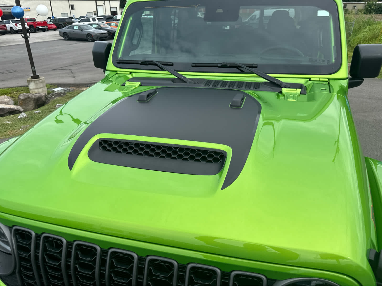 2025 Jeep Gladiator Mojave photo 3
