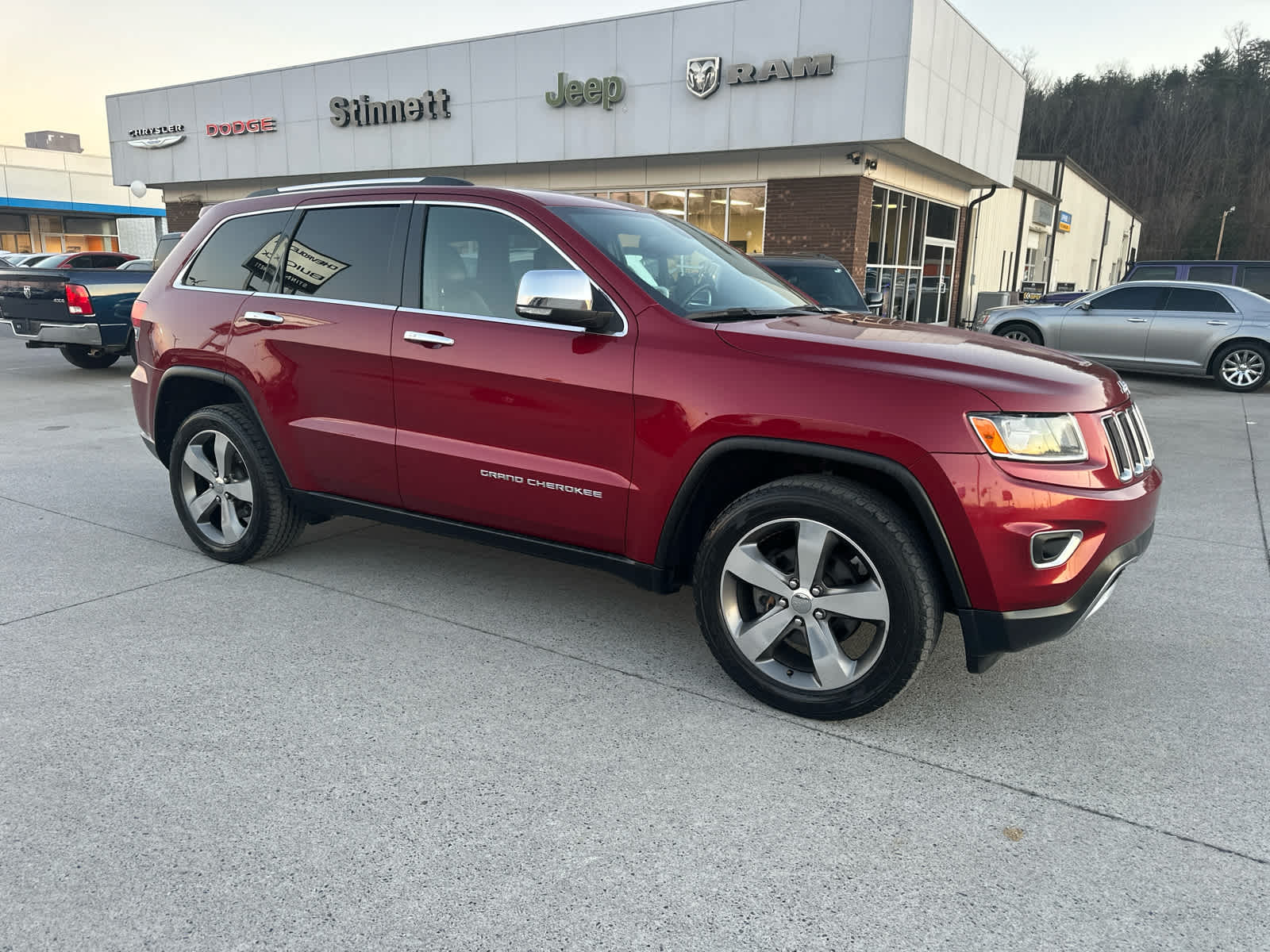 Used 2015 Jeep Grand Cherokee Limited with VIN 1C4RJEBG0FC780665 for sale in Newport, TN