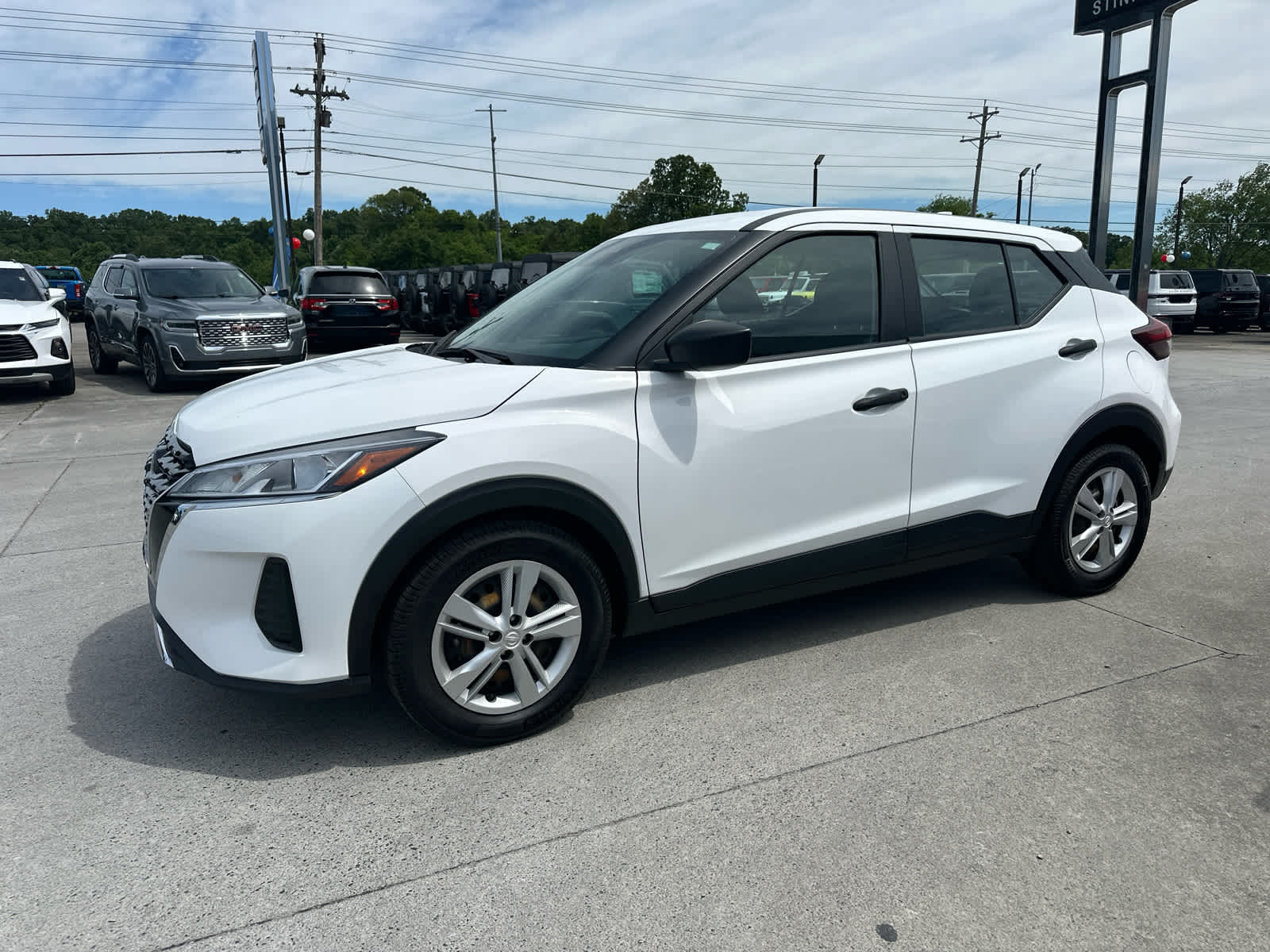 Used 2022 Nissan Kicks S with VIN 3N1CP5BV6NL494330 for sale in Newport, TN