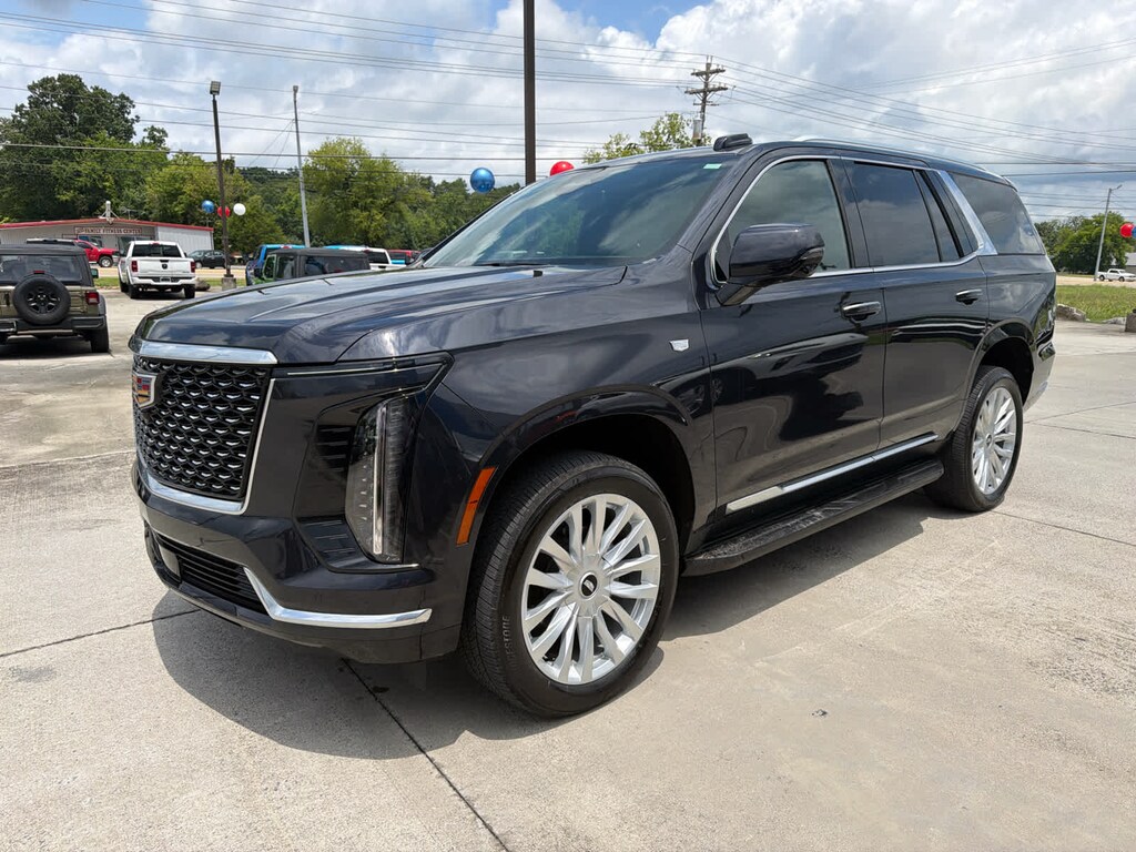 Used 2025 Cadillac Escalade 4WD Luxury
