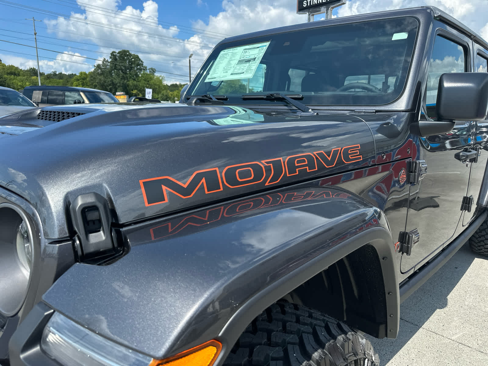 2025 Jeep Gladiator Mojave photo 3