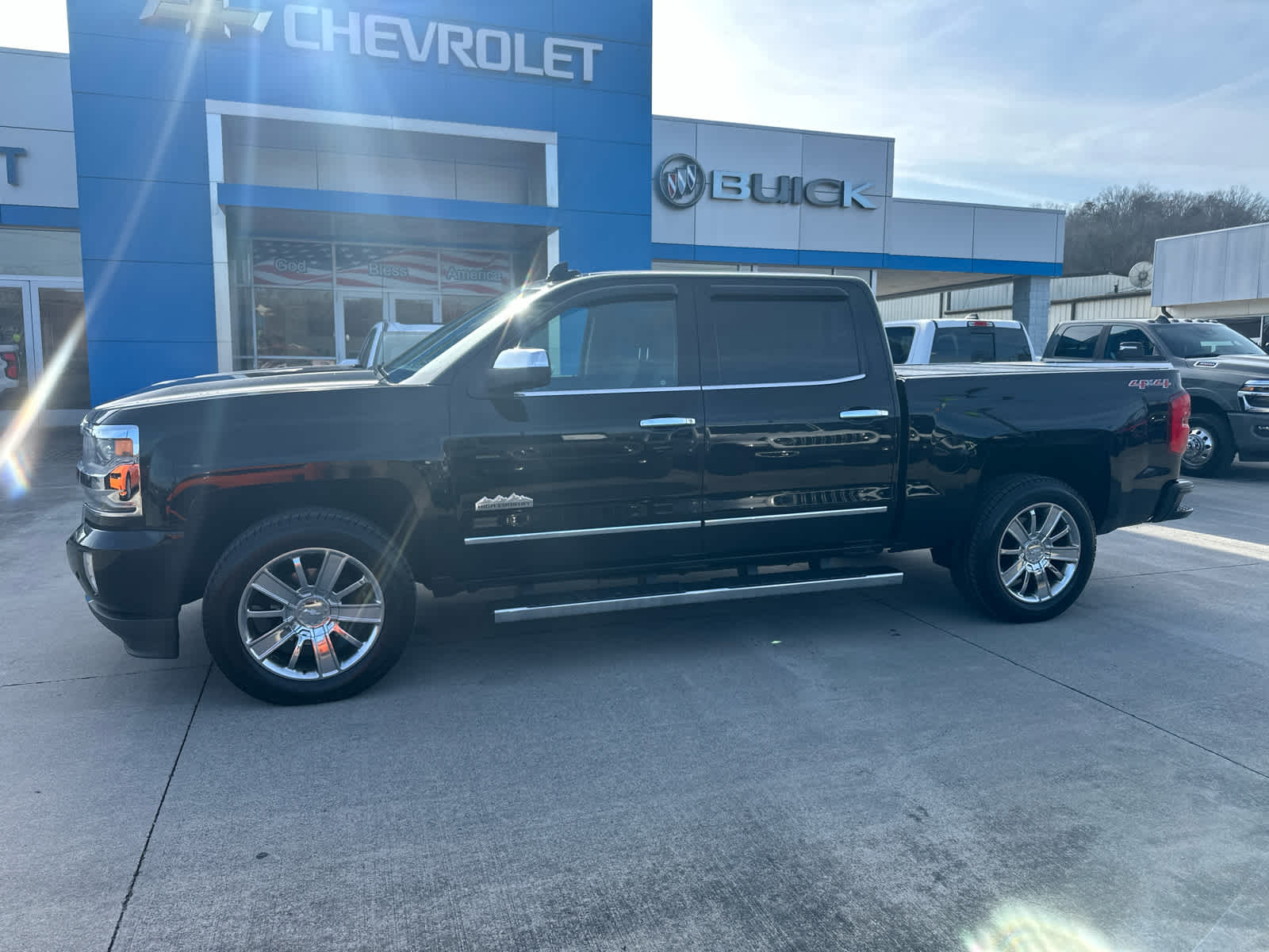 Used 2016 Chevrolet Silverado 1500 High Country with VIN 3GCUKTEC7GG118603 for sale in Newport, TN