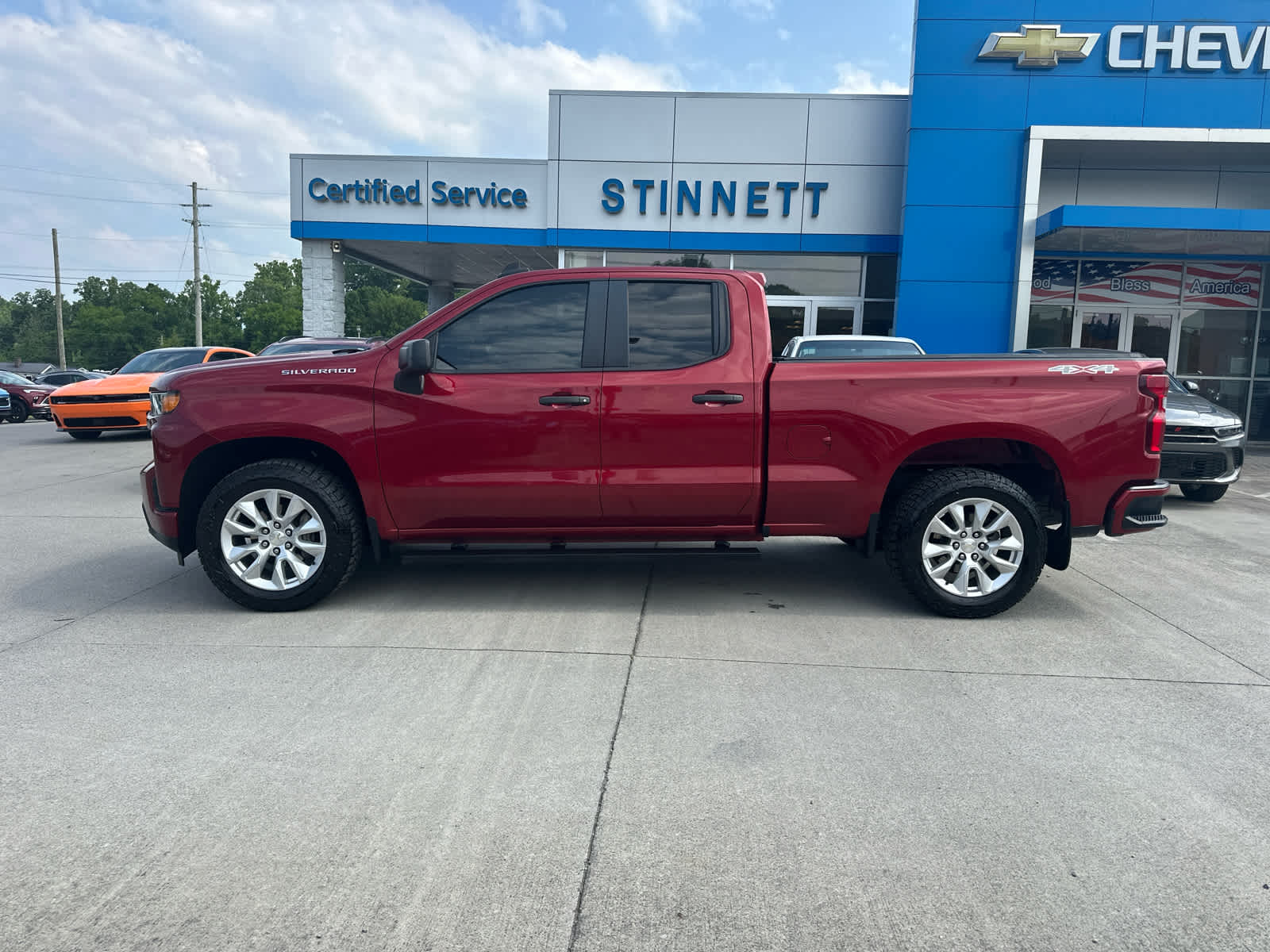 Used 2020 Chevrolet Silverado 1500 Custom with VIN 1GCRYBEKXLZ291144 for sale in Newport, TN