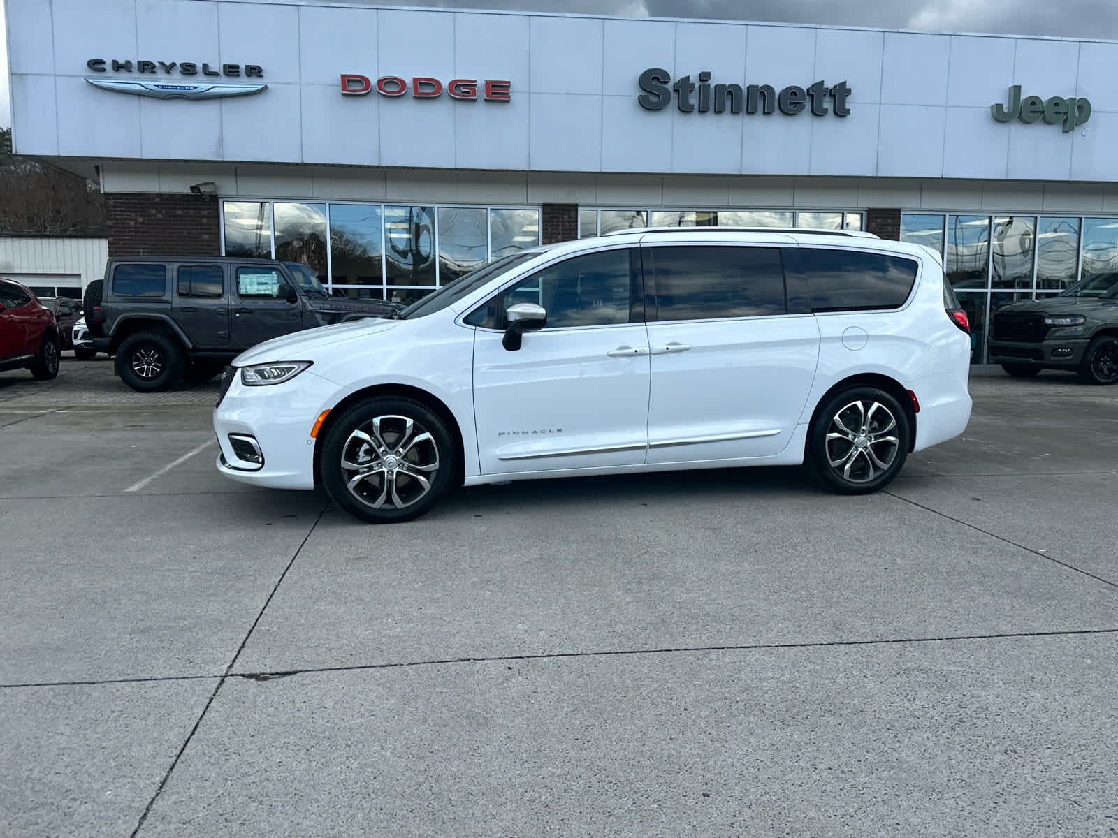 2026 Chrysler Pacifica Passenger Van 