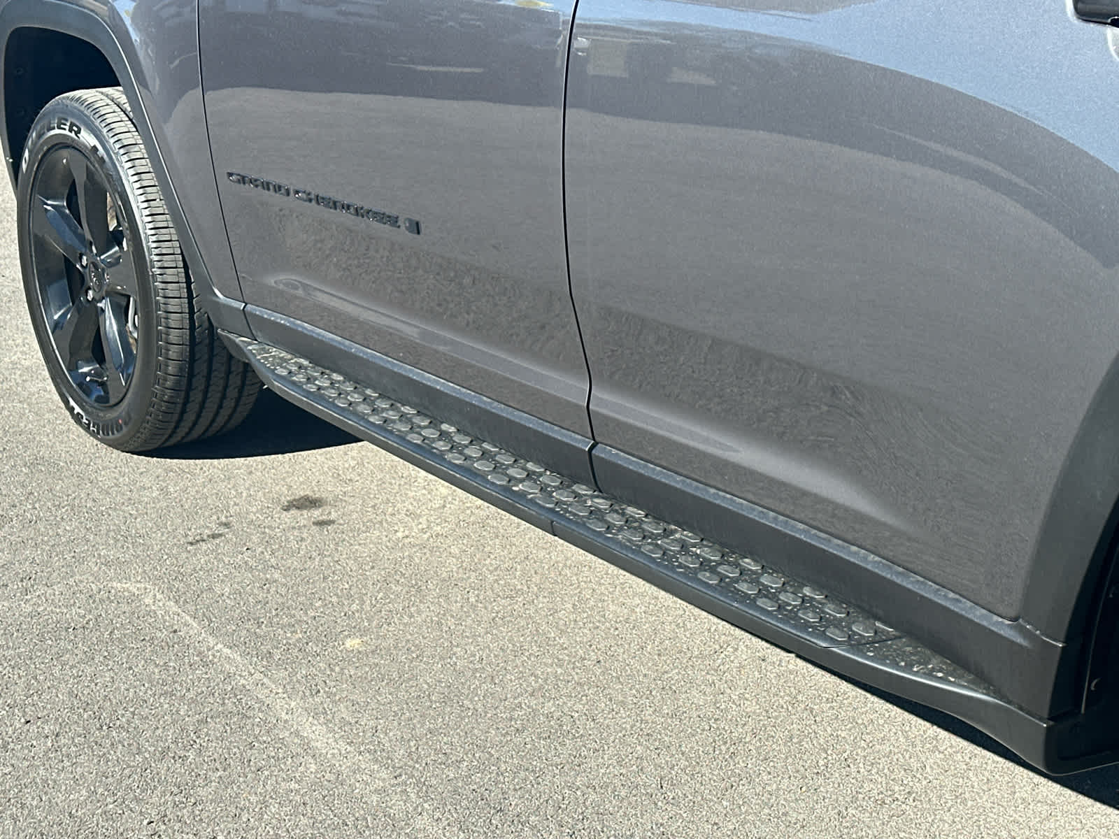 2025 Jeep Grand Cherokee Altitude photo 4