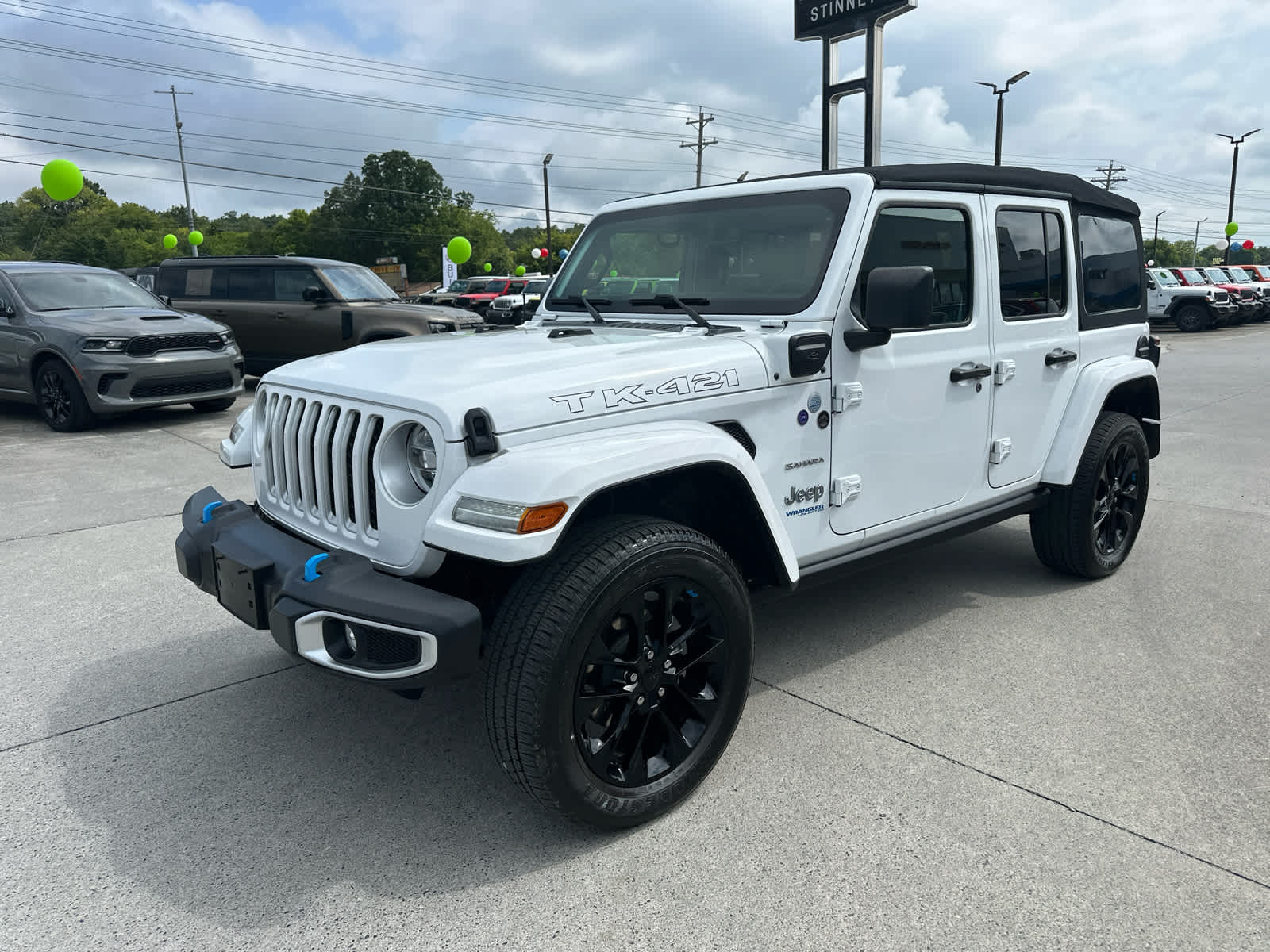 2022 Jeep Wrangler 4xe Unlimited Sahara photo 2