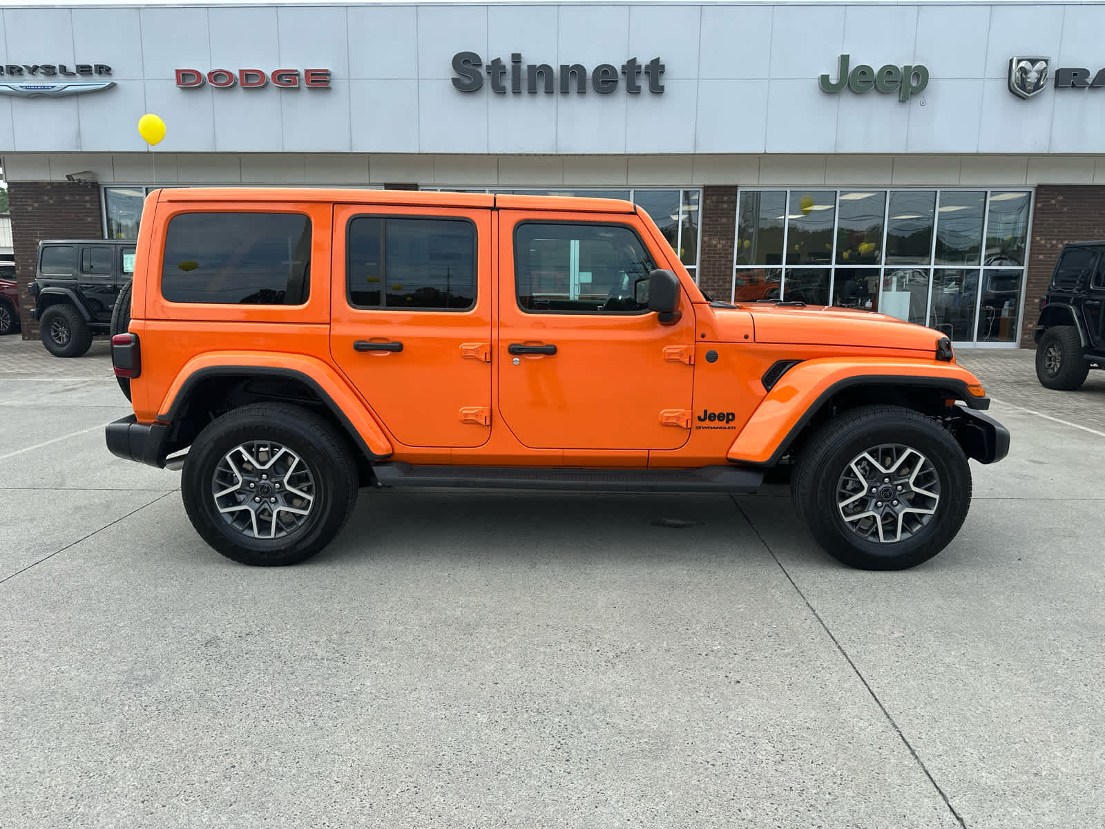 2025 Jeep Wrangler Sahara photo 2