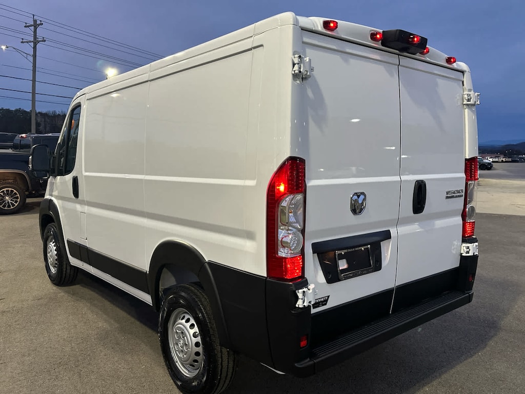 New 2026 Ram ProMaster PROMASTER 1500 TRADESMAN CARGO VAN LOW ROOF 118' W Cargo Van