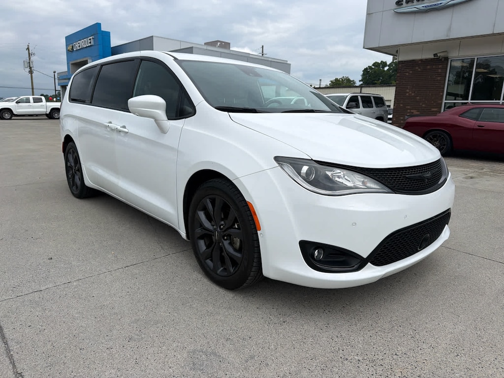 Used 2019 Chrysler Pacifica Touring Plus FWD