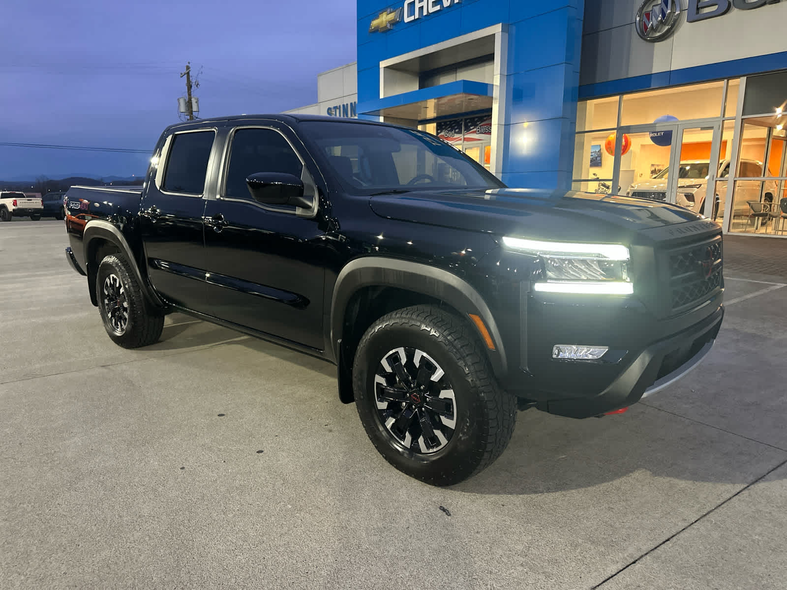 2024 Nissan Frontier PRO-4X's photo