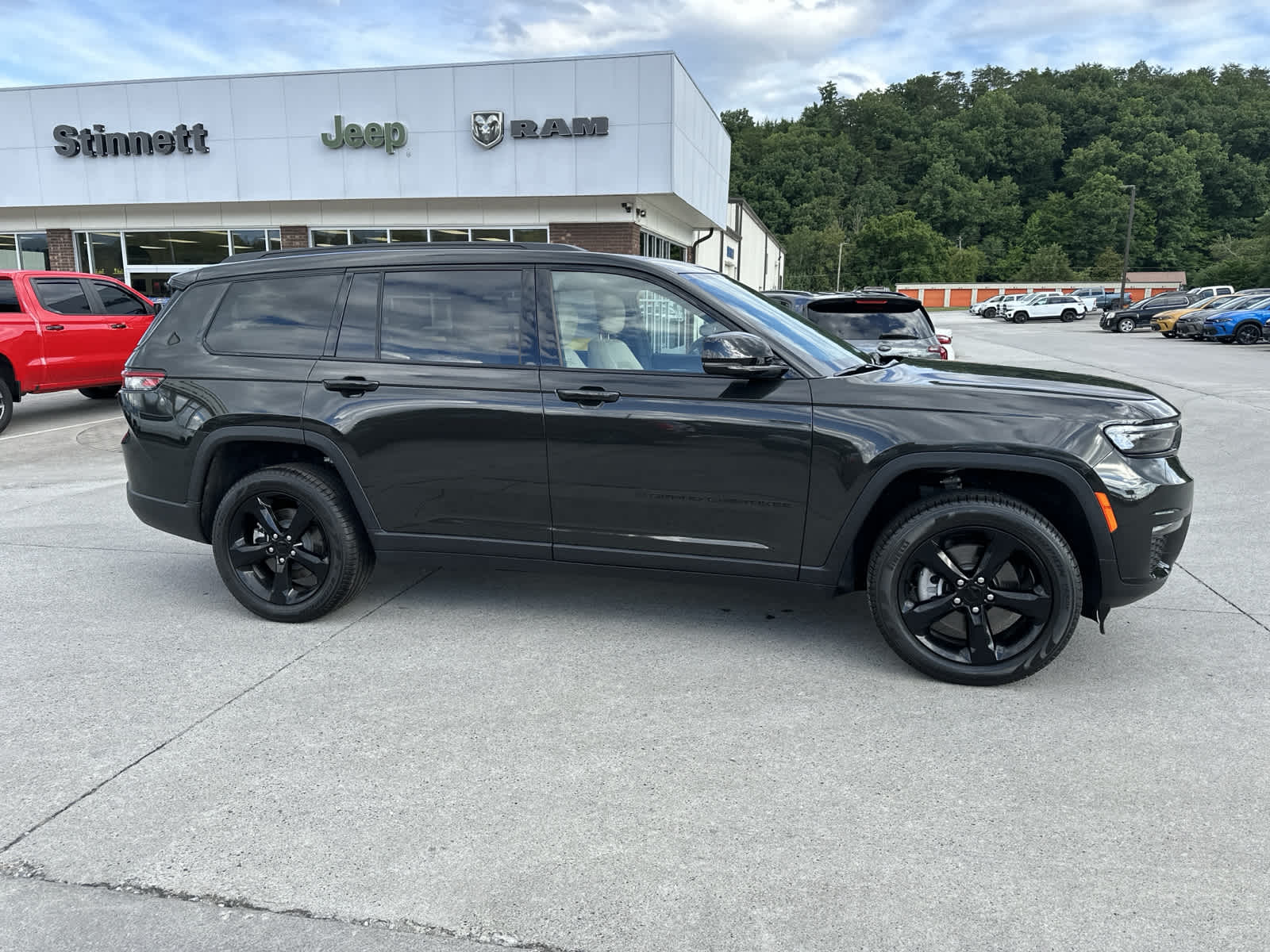 Used 2023 Jeep Grand Cherokee L Limited with VIN 1C4RJKBG7P8728419 for sale in Newport, TN