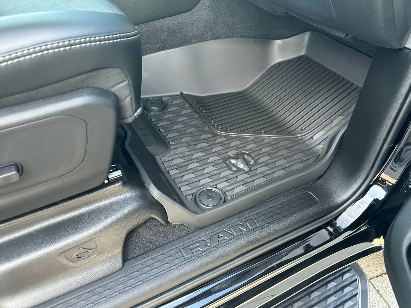 2026 RAM 1500 Rebel - Photo 25