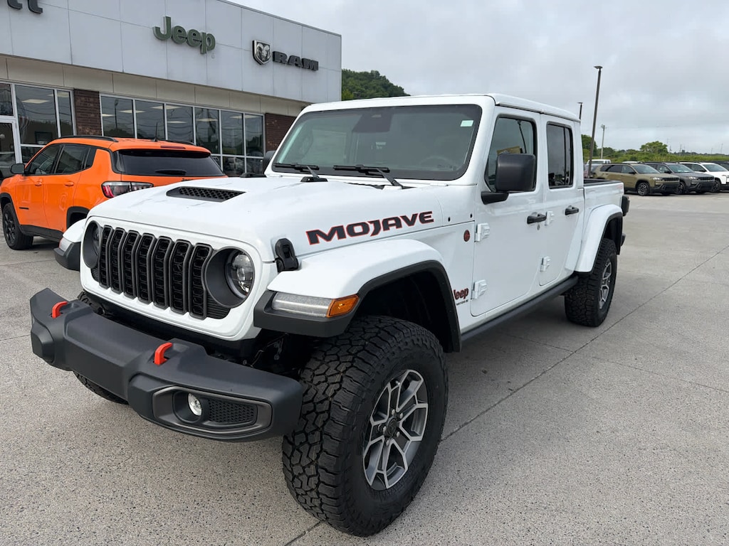 New 2026 Jeep Gladiator MOJAVE 4X4 Pickup
