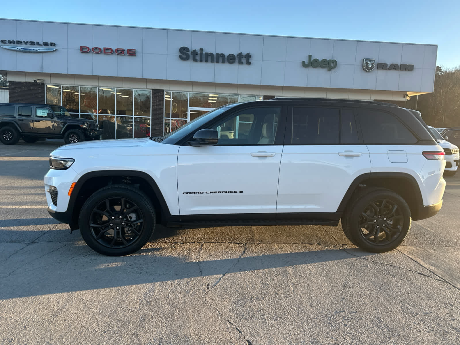 2025 Jeep Grand Cherokee Limited's photo