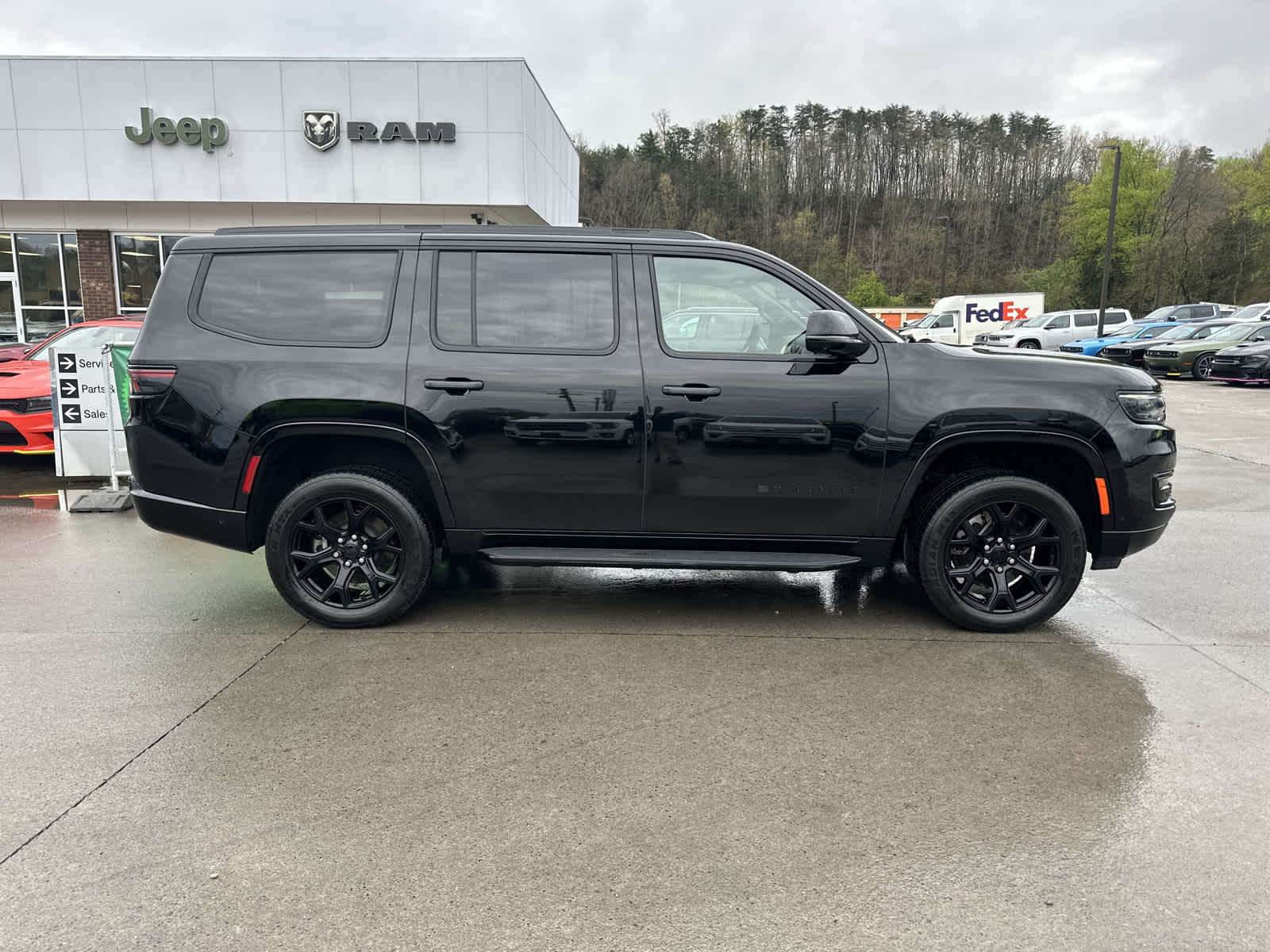 Used 2023 Jeep Wagoneer Series II with VIN 1C4SJVBP0PS513468 for sale in Newport, TN