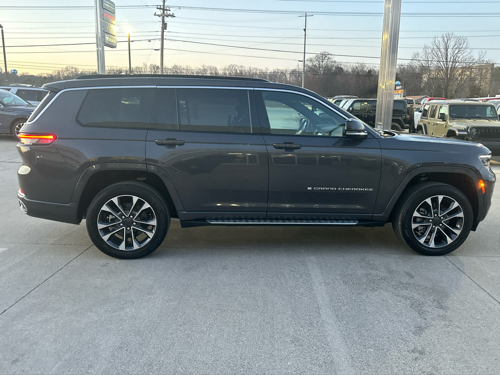 2025 Jeep Grand Cherokee L Overland - Photo 12