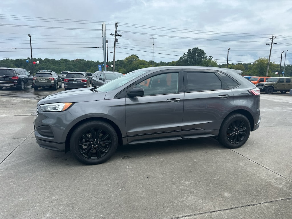 Used 2022 Ford Edge SE AWD