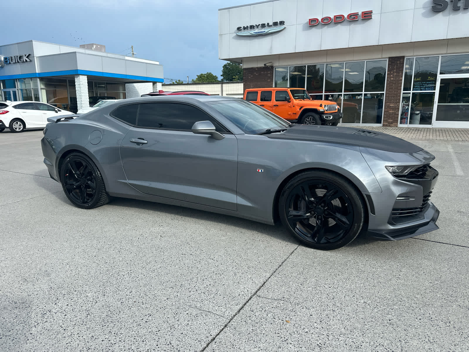 2019 Chevrolet Camaro 2SS photo 2