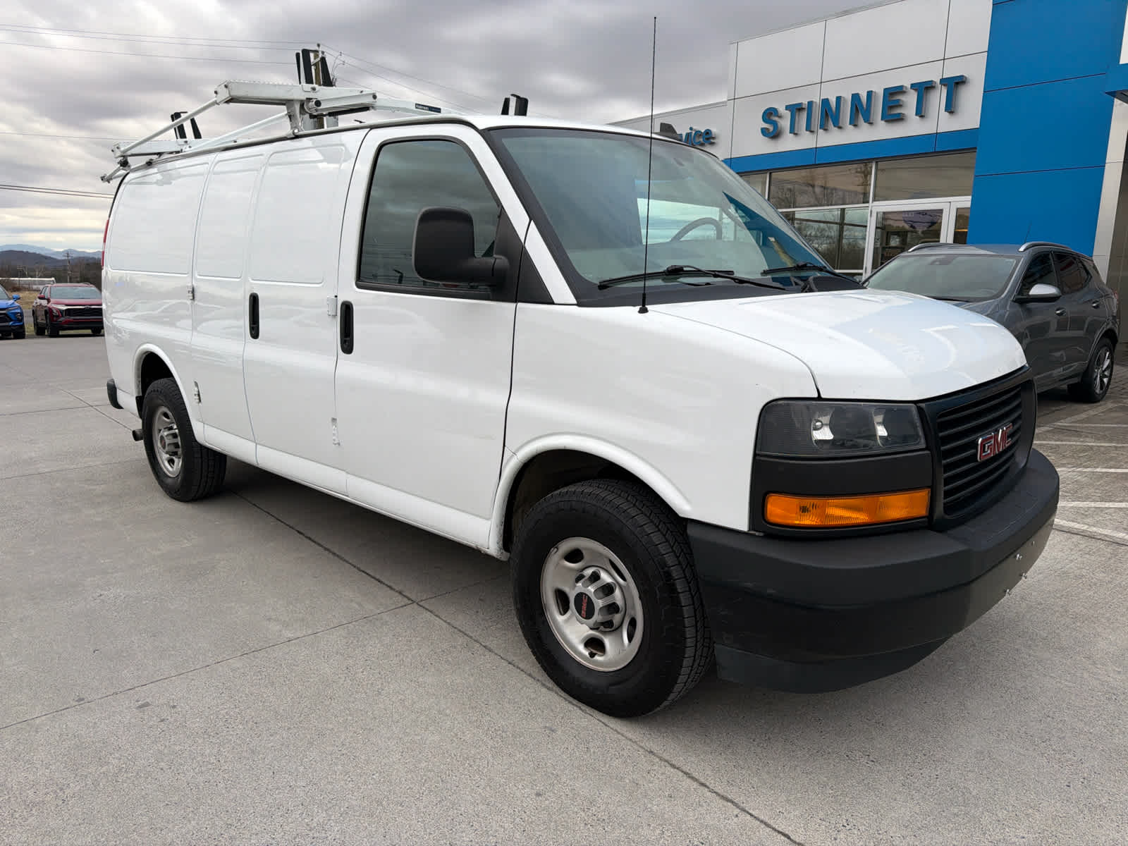 2023 GMC Savana Cargo