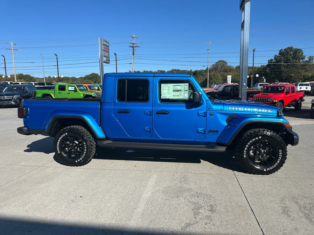 New 2025 Jeep Gladiator HIGH TIDE 4X4 Pickup