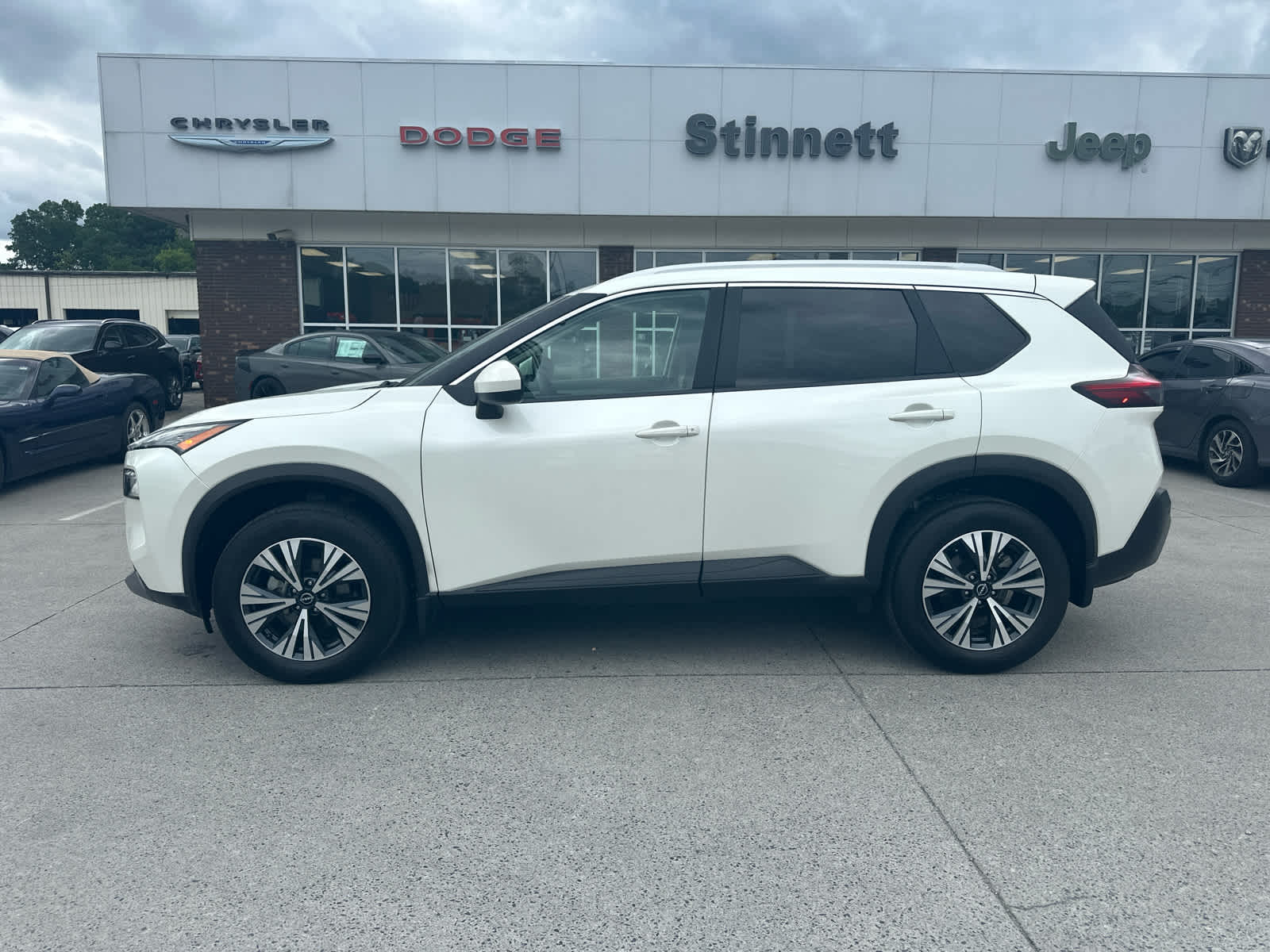 Used 2023 Nissan Rogue SV with VIN 5N1BT3BB8PC940261 for sale in Newport, TN