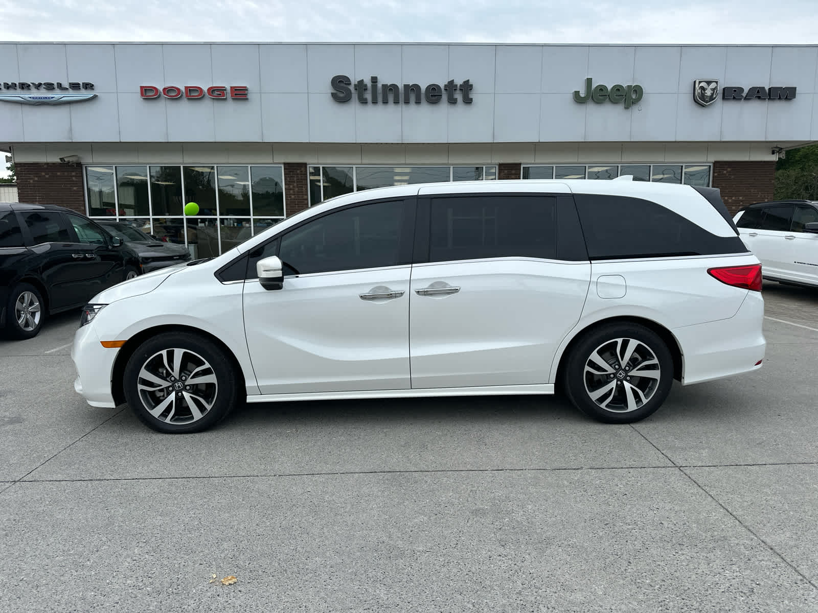 Used 2023 Honda Odyssey Touring with VIN 5FNRL6H88PB038860 for sale in Newport, TN