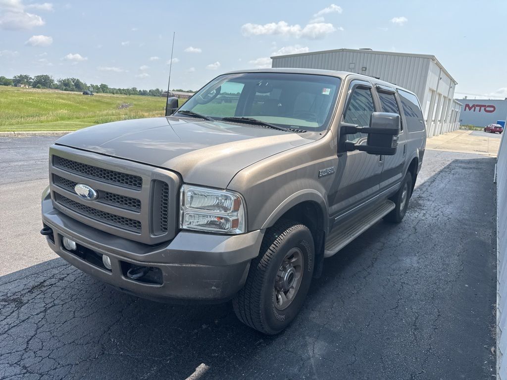 2005 Ford Excursion Limited photo 3