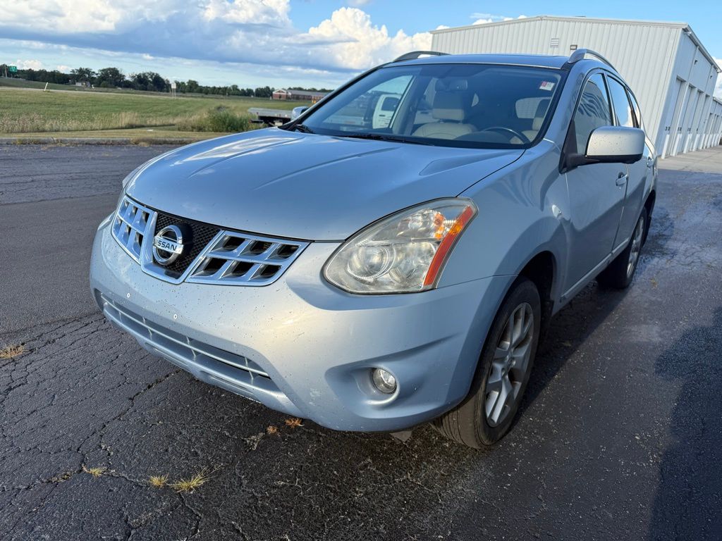 2013 Nissan Rogue SL photo 2