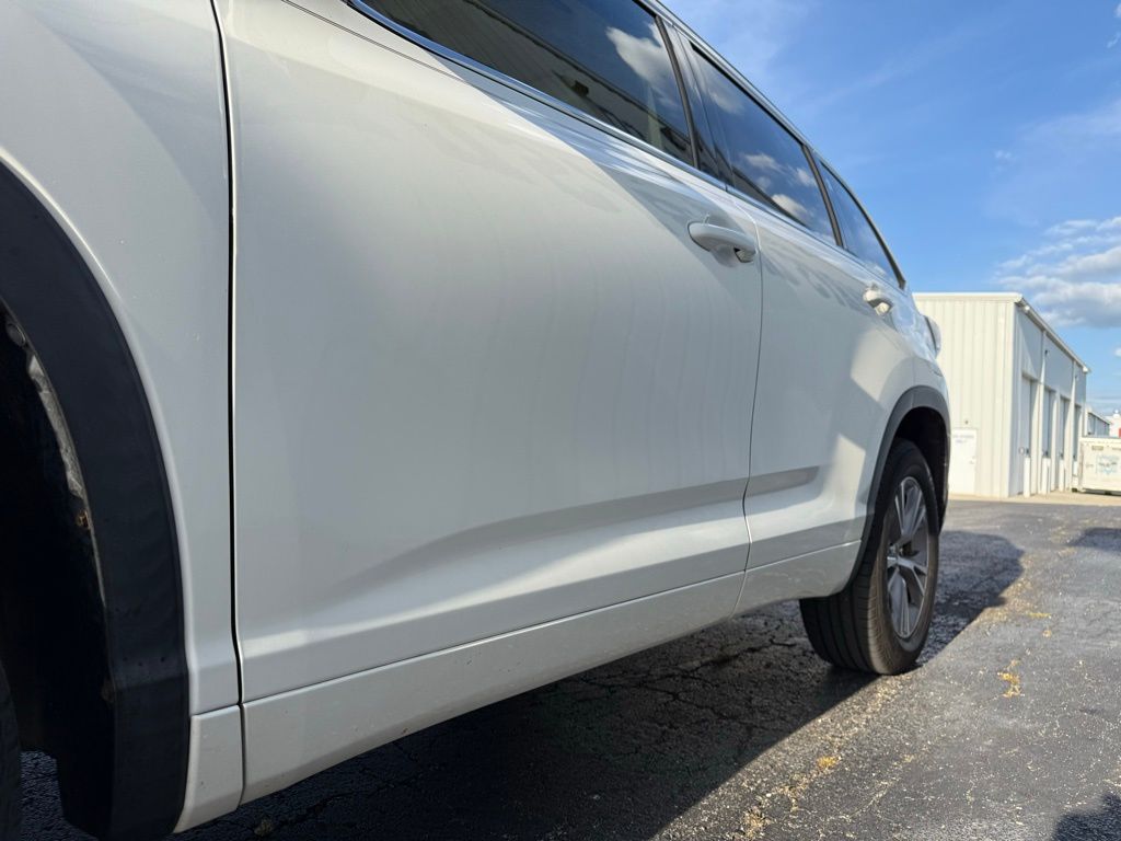 2015 Toyota Highlander XLE photo 2