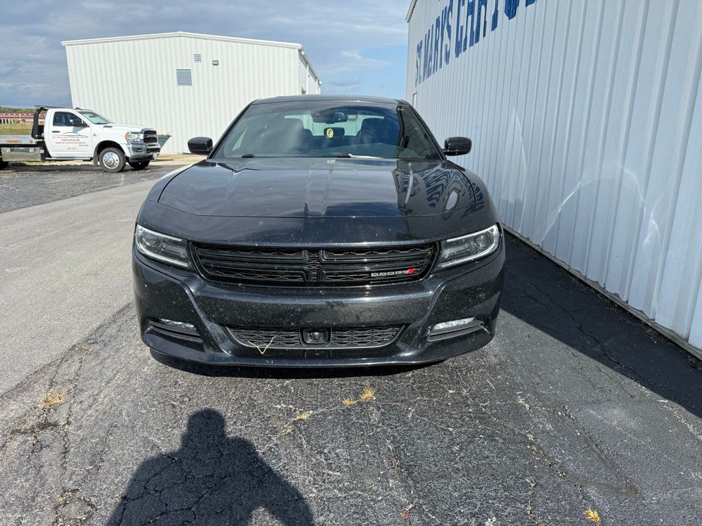 2015 Dodge Charger SXT photo 2
