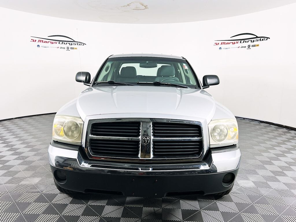 Used 2005 Dodge Dakota SLT Truck