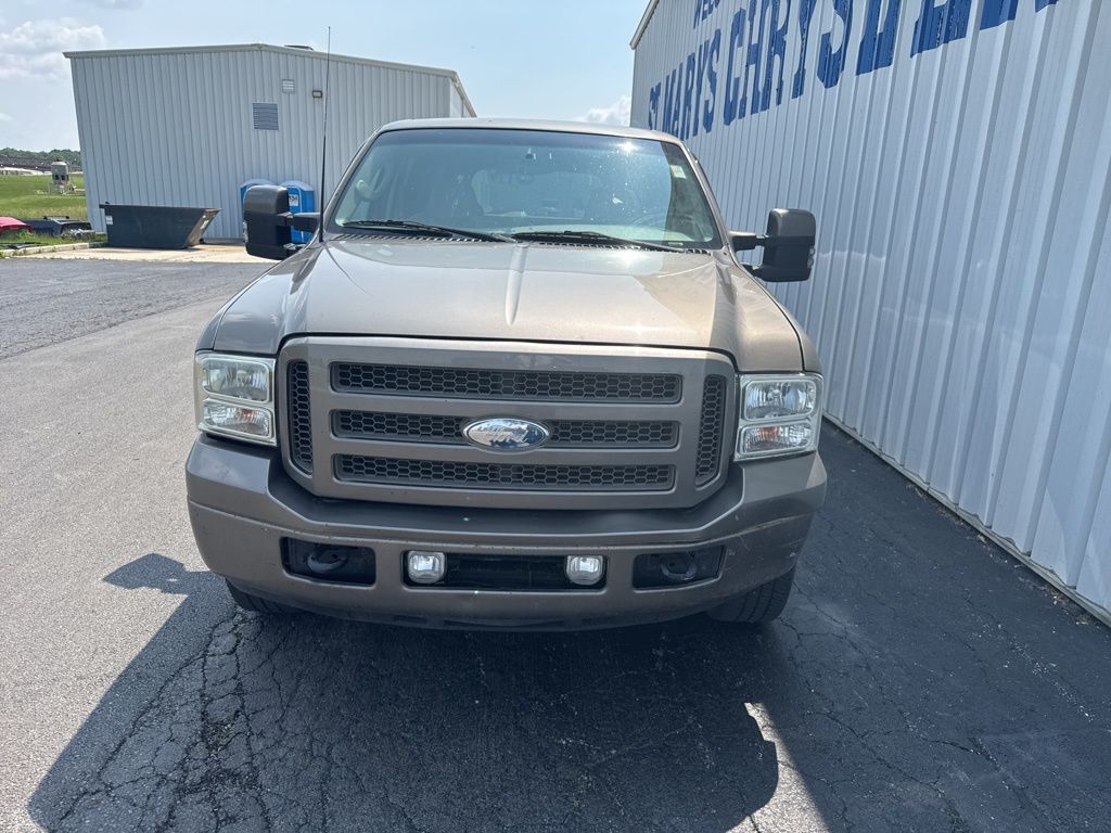 2005 Ford Excursion Limited photo 2