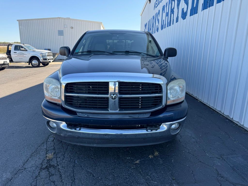 2006 Dodge Ram SLT photo 2