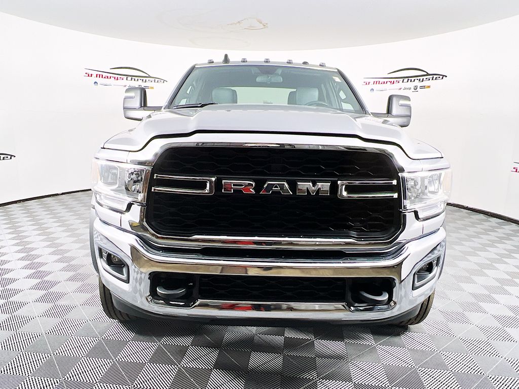 2024 Ram 4500 Tradesman photo 2