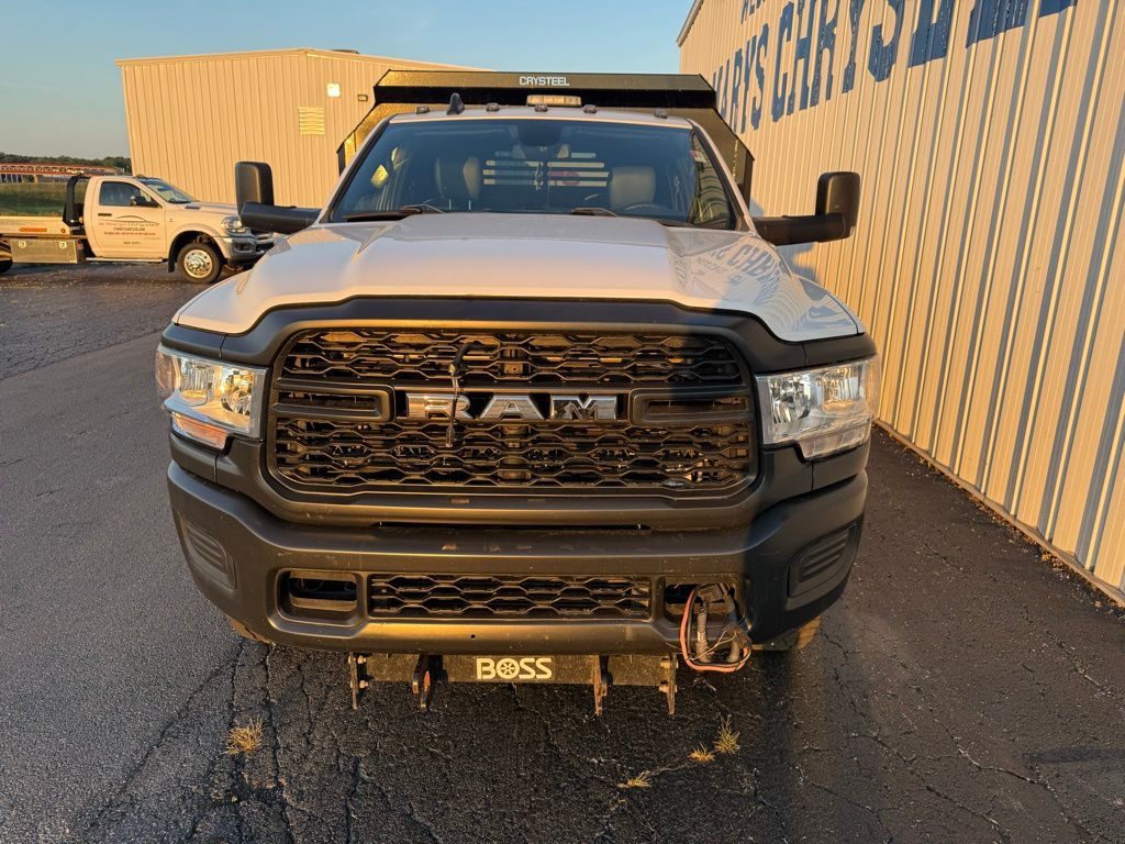 2021 Ram 3500 Tradesman photo 2