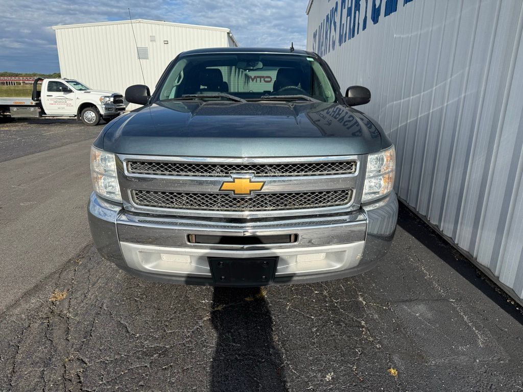 2013 Chevrolet Silverado 1500 LT photo 2