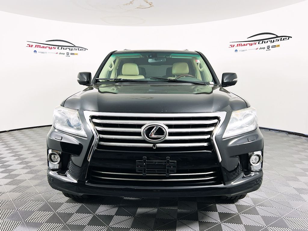 2014 Lexus LX 570 photo 2