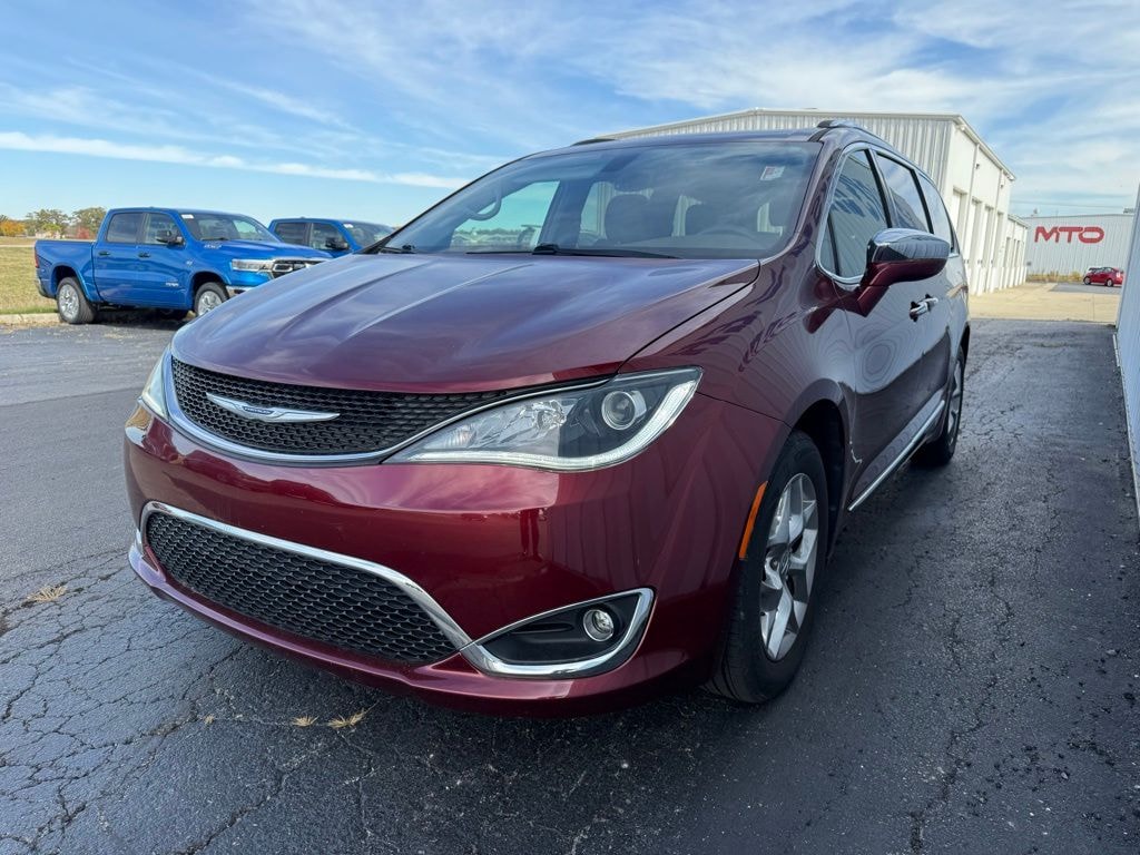 Used 2019 Chrysler Pacifica Limited Minivan/Van