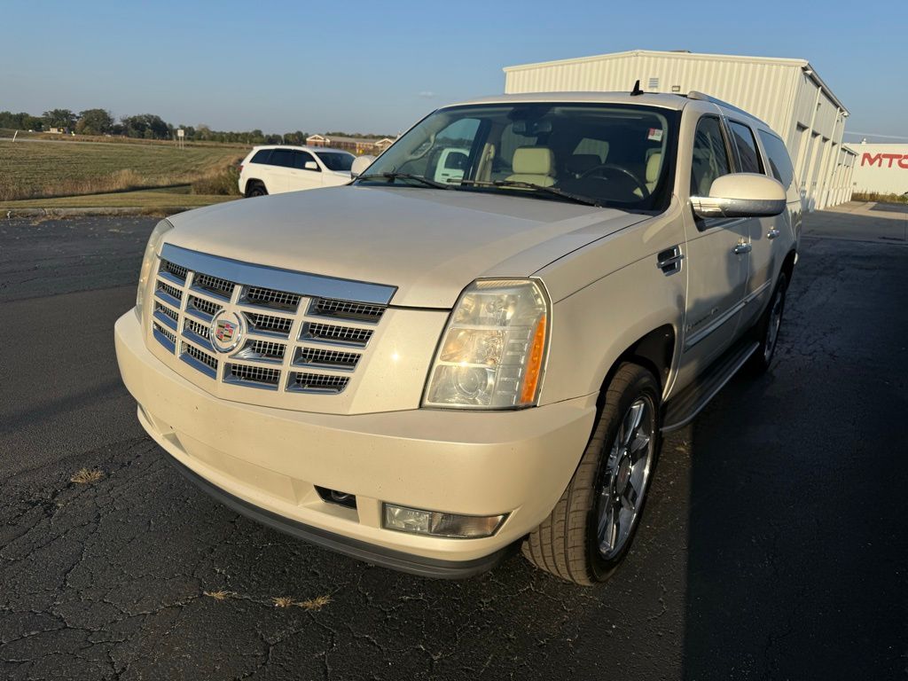 2007 Cadillac Escalade ESV Base photo 2