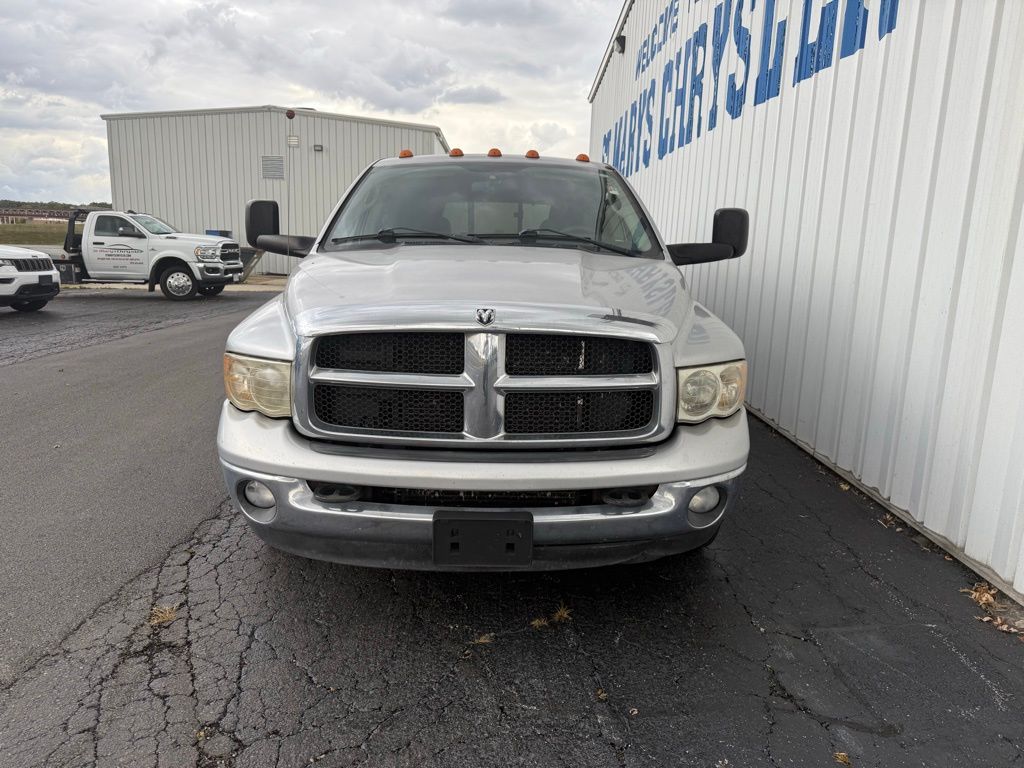 2004 Dodge Ram 3500 SLT photo 2