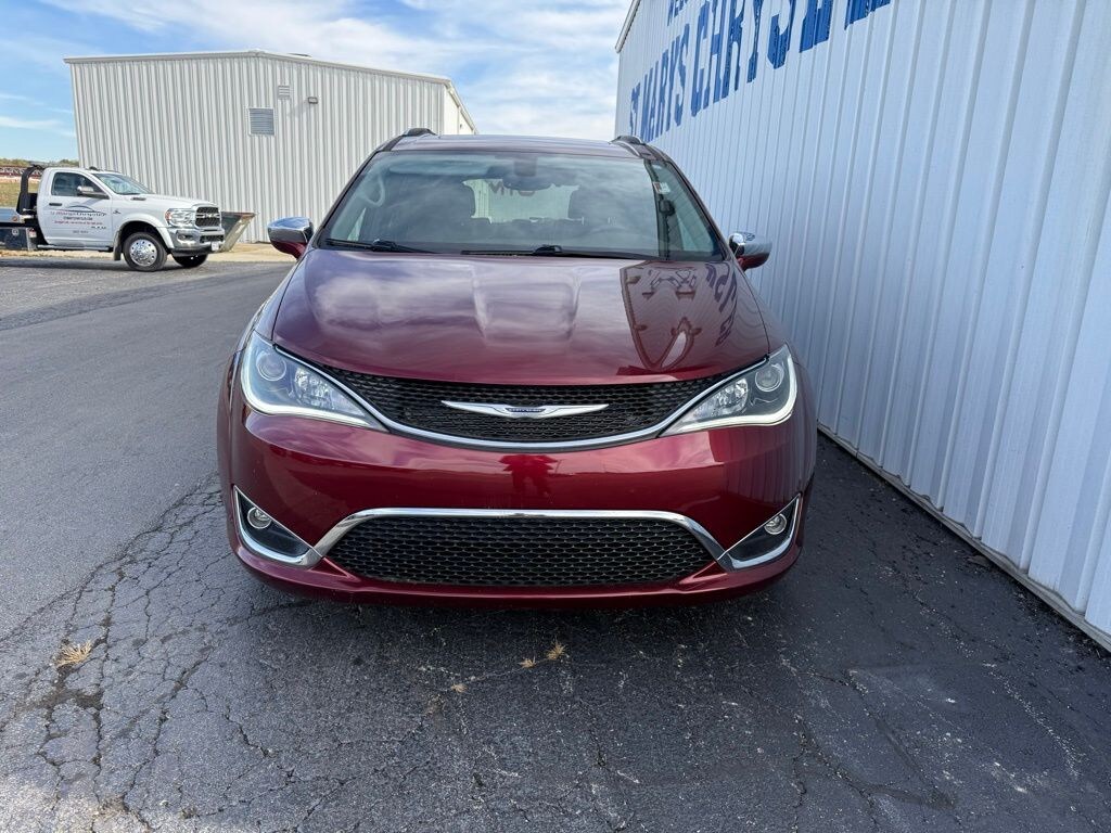 Used 2019 Chrysler Pacifica Limited Minivan/Van