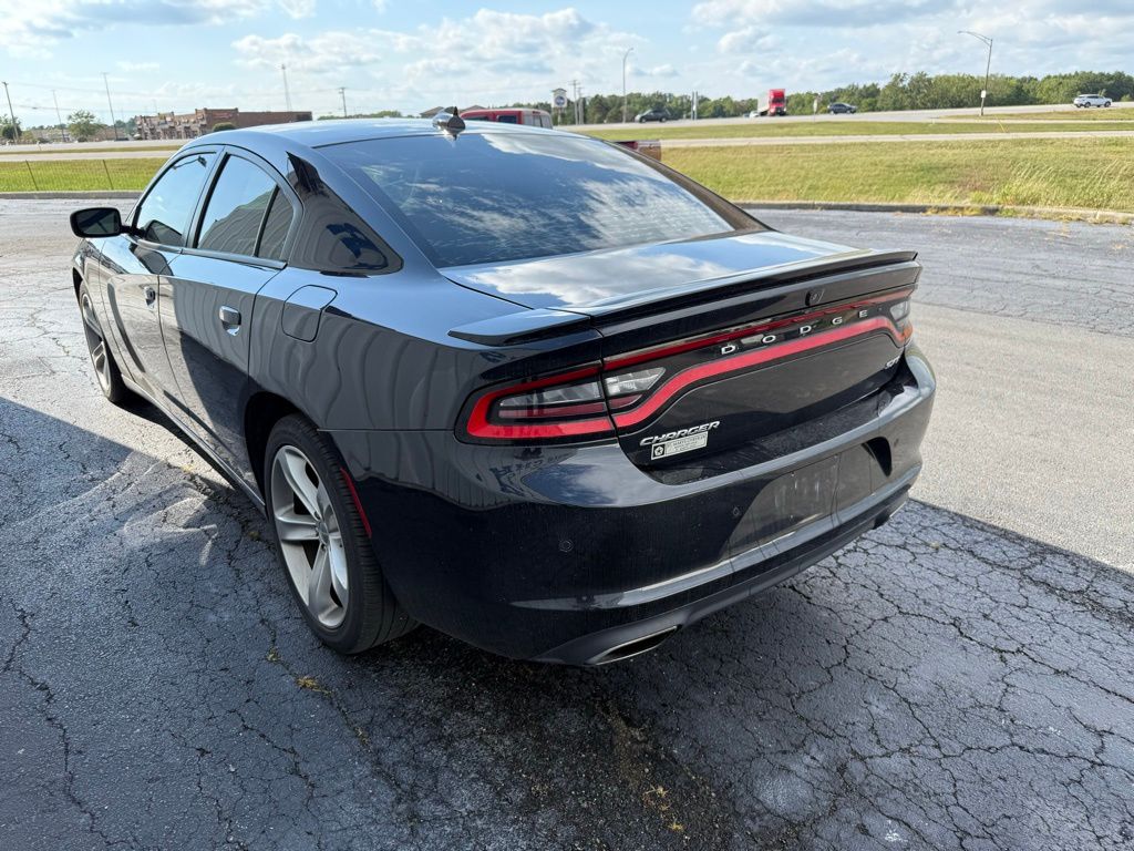 2015 Dodge Charger SXT photo 4