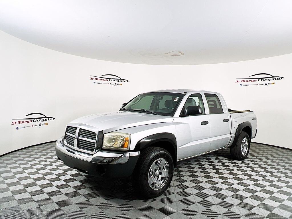 Used 2005 Dodge Dakota SLT Truck