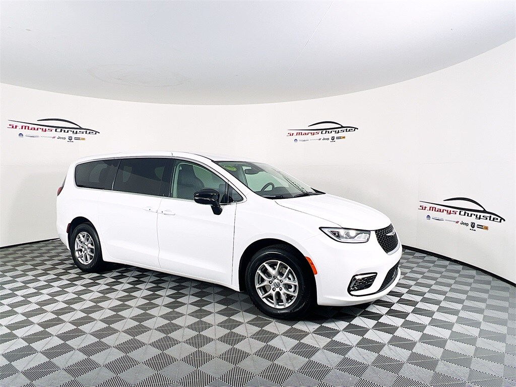 New 2024 Chrysler Pacifica for sale near Celina St. Marys Chrysler