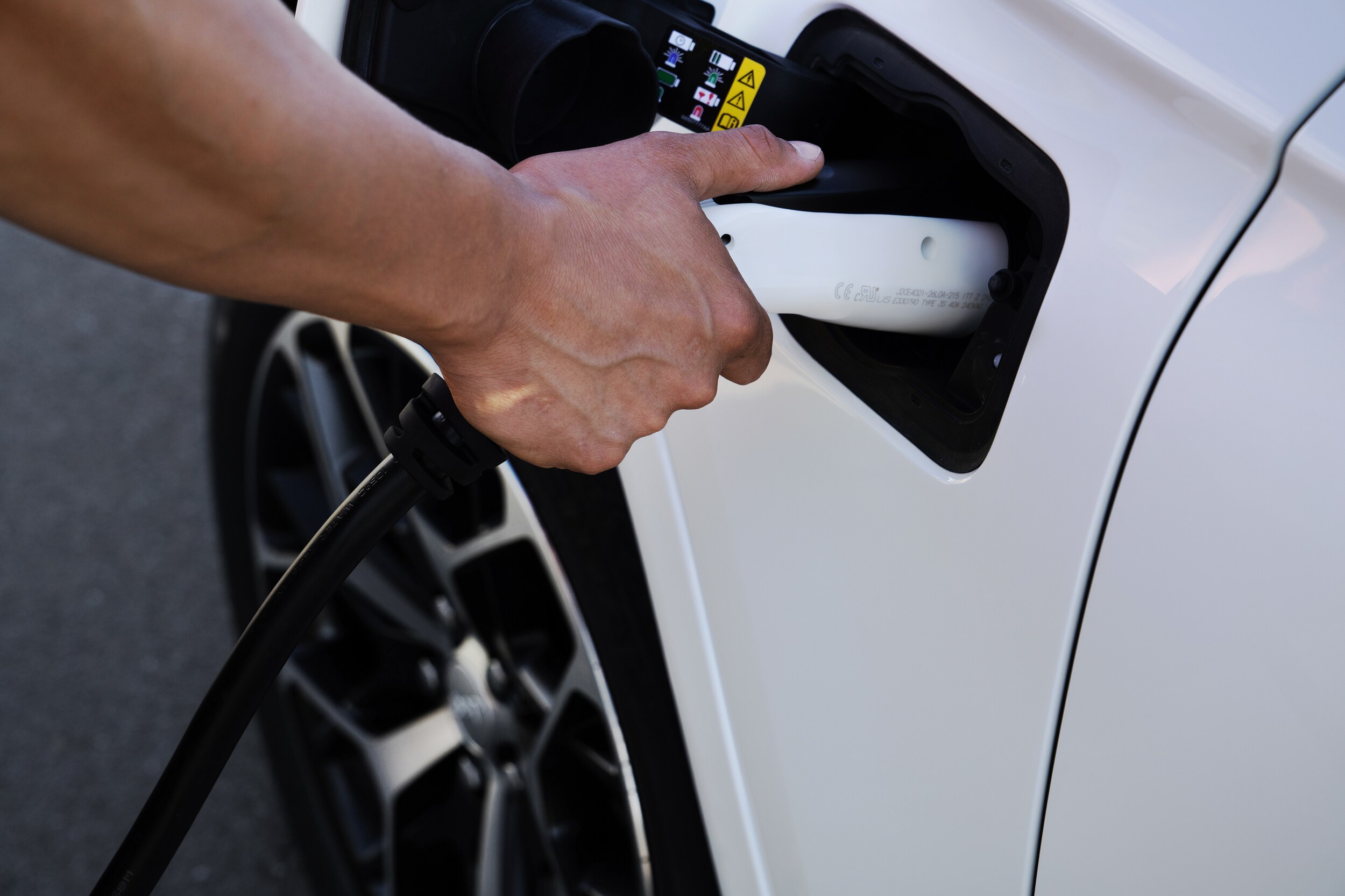 Electric vehicle charging port